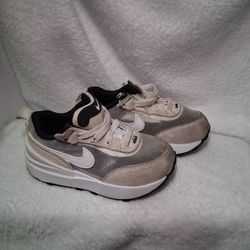 Nike toddler waffle one summit