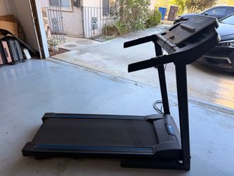 XTERRA Folding Treadmill - Excellent Condition - Fully Working