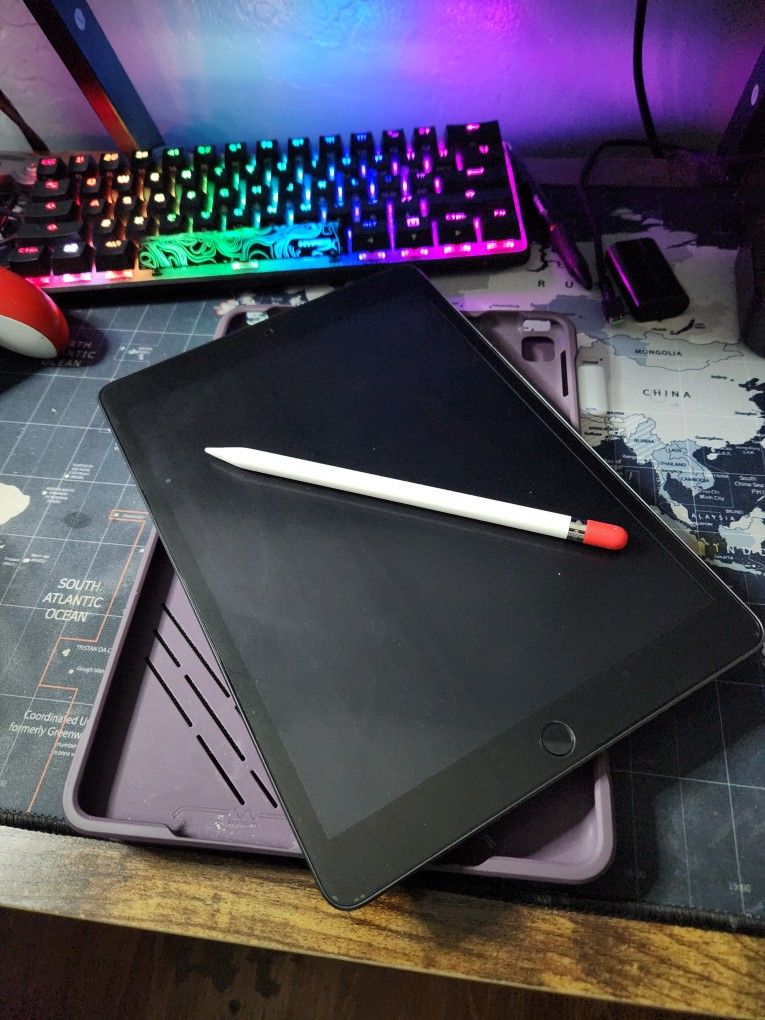 iPad 9th Gen + Apple Pencil + Keyboard Case
