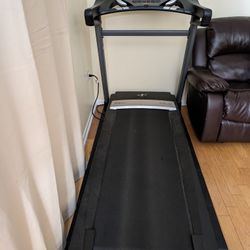 Treadmill Lightly Used - NORDICTRACK C 850i