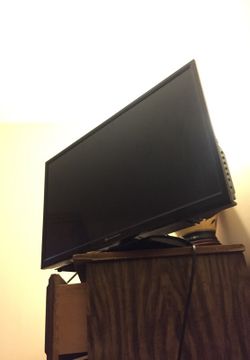 32 inch flat screen TV works 100