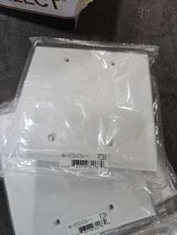 TradeSelect P23W White Blank Wall Plates – 15 Pack