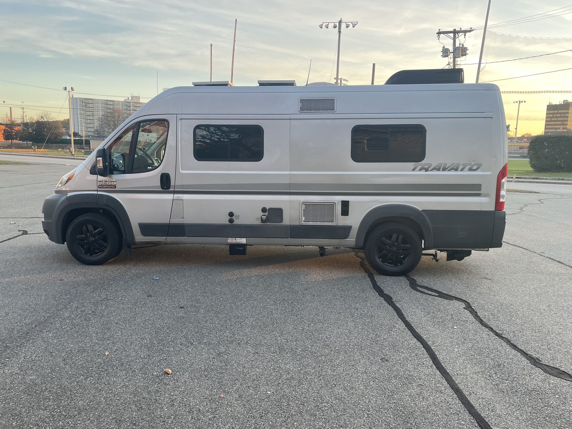 2014 winnebago travato 59G travel leisure Van