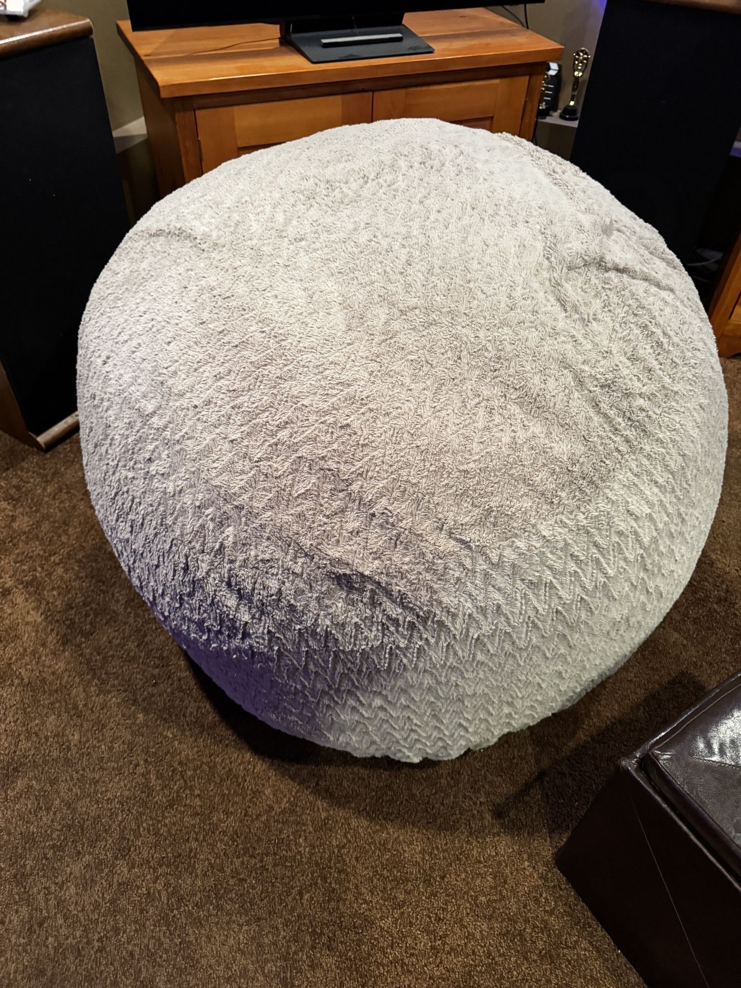 JUMBO FOAM LOUNGER/BEAN BAG CHAIR Gray fur