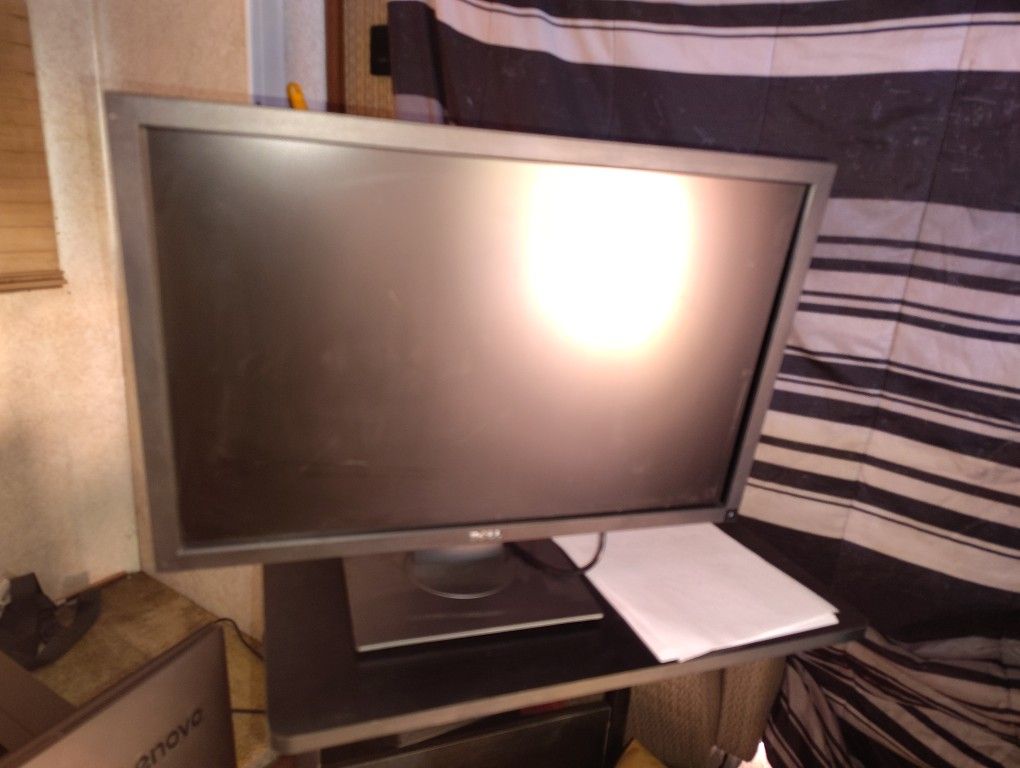 Dell U2410F UltraSharp U2410f 24-inch Widescreen LCD Monitor