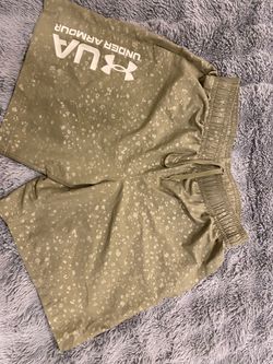 Under Armour Men’s Gym Shorts – Large – Performance Training Shorts