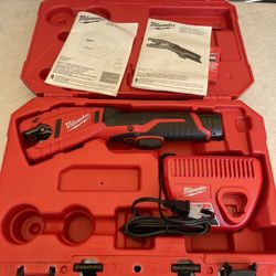 Milwaukee M12 Cooper Tubing Cutter Kit 