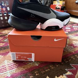 Women’s NIKE AIR ZOOM SUPERREP 2 size 8