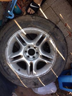 Dodge Dakota r/t rim and tire.