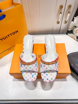 brand new women slippers size 35-40 available