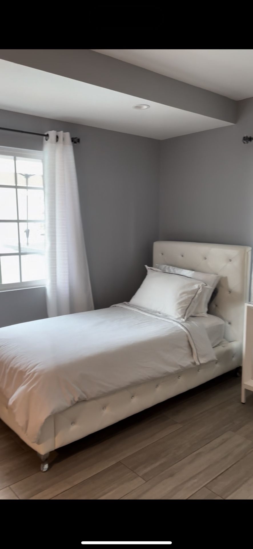 twin sized bed frame and mattress