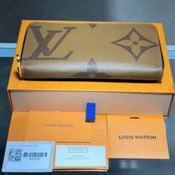 Authentic Louis Vuitton Zippy Wallet Giant Monogram M69353