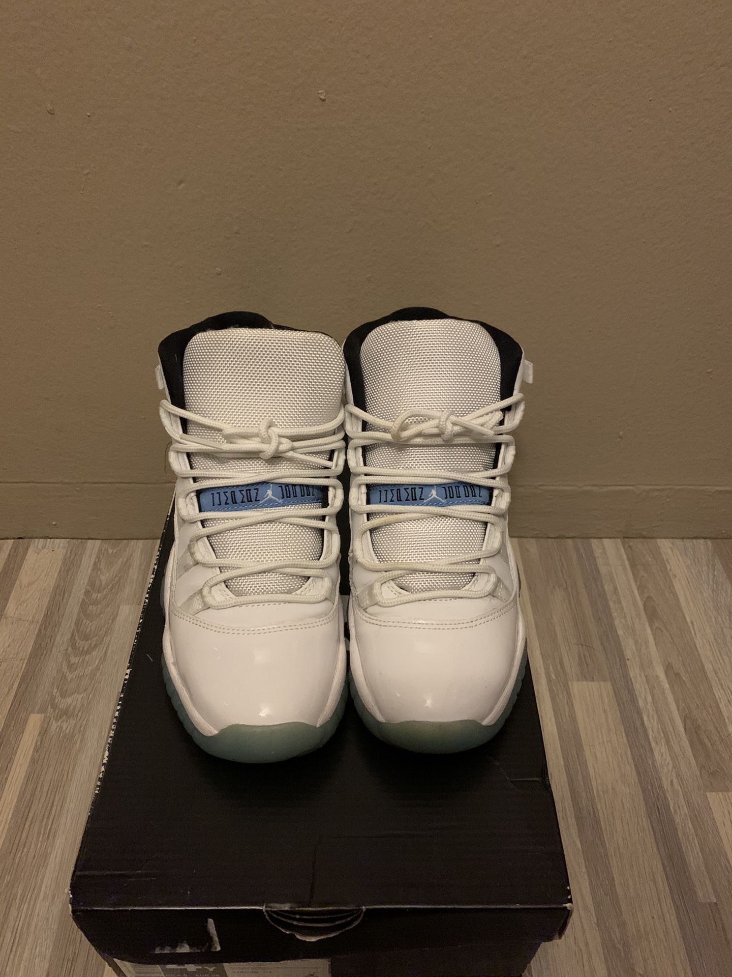 Retro Jordan 11 “Legend Blue” size 4