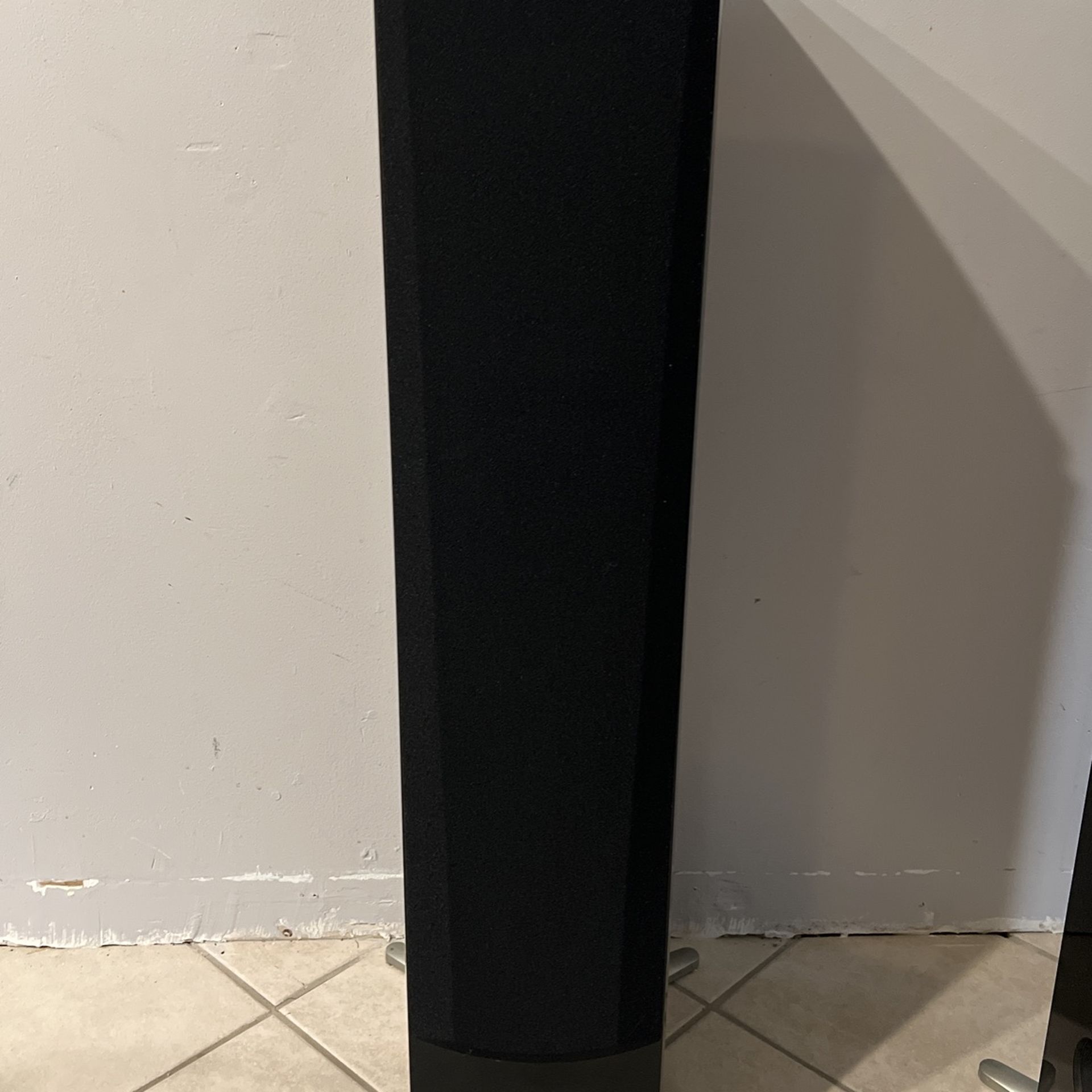 Yamaha NS-555 Standing Speaker