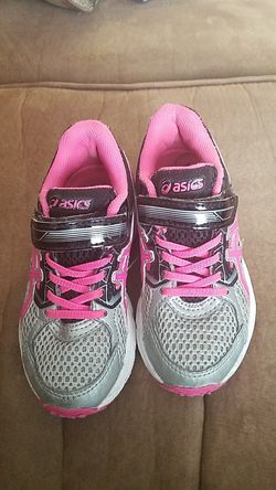 Girl tennishoes