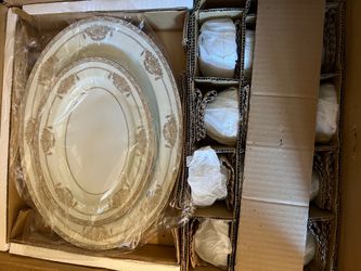Noritake Bancroft chinaware large set