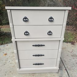 Chest Of Draw / Dresser 