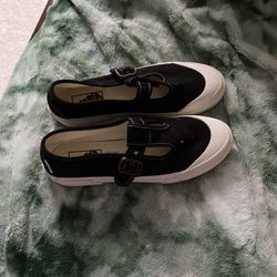 Woman’s Shoes Gently Worn 