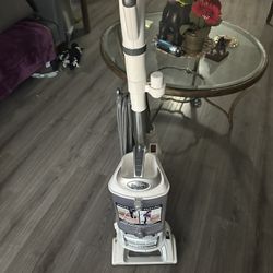 2 Vacuums 