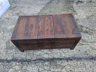 pottery barn coffe  table