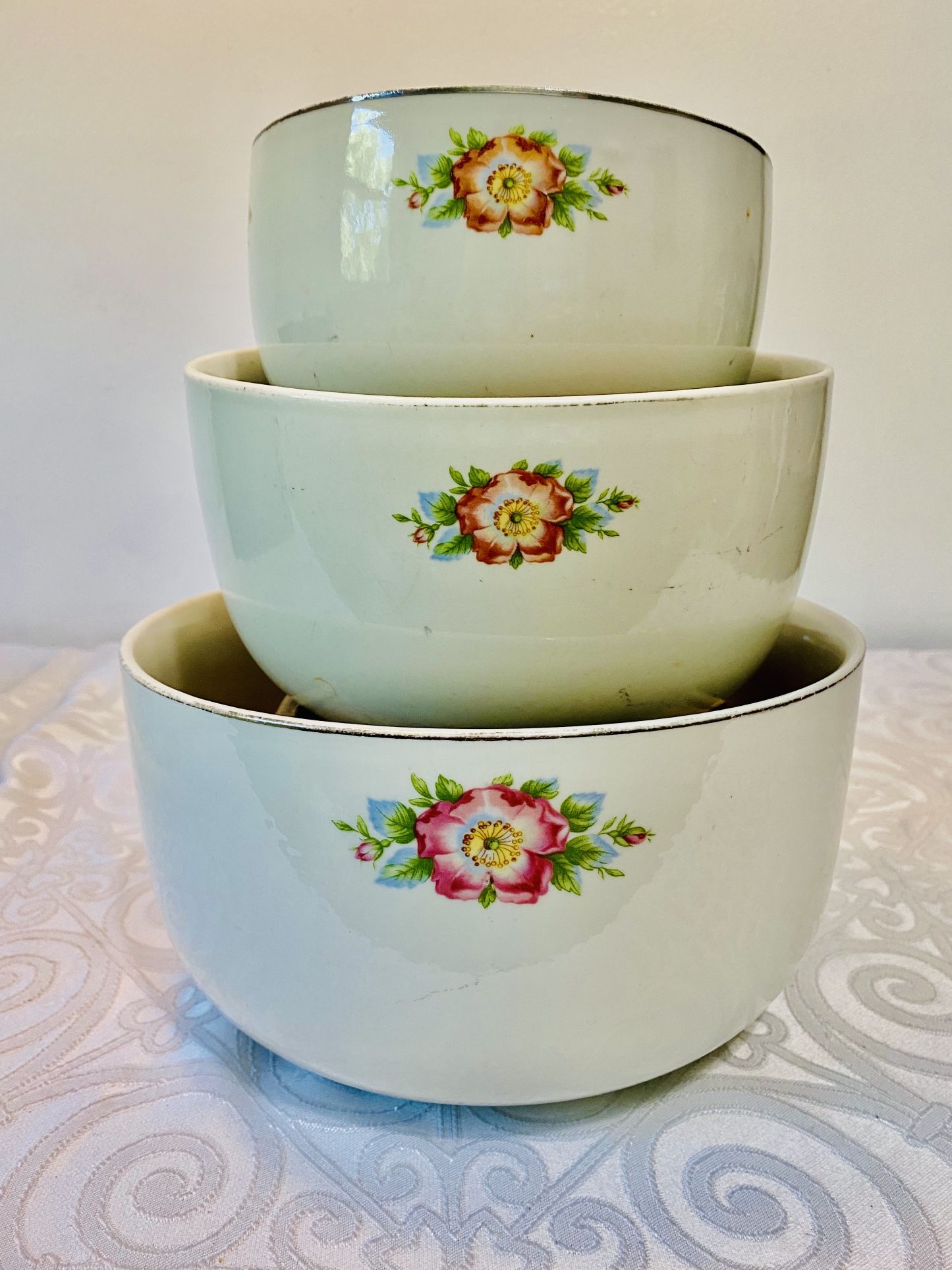 VNTG Hall’s Superior Quality Kitchenware Rose White 3-Pc Bowl Set #658 EUC