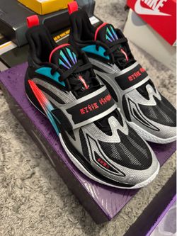Anta Kai kaleidoscope men’s size 11