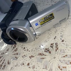 Sony Handycam DCR-SR45