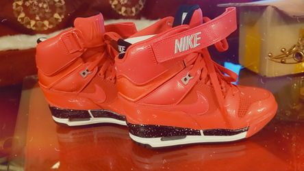Red nike wedge size 7