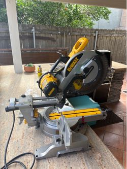 Dewalt 12” double bevel, sliding compound saw