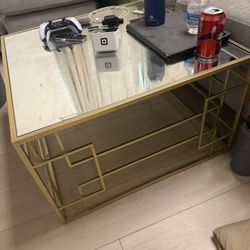 2 Coffee Tables With Two Side Tables