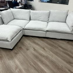 BRAND NEW M! Cloud 4-PC Modular Sectional 🔸FREE DELIVERY 🚚 DROP OFF🔸