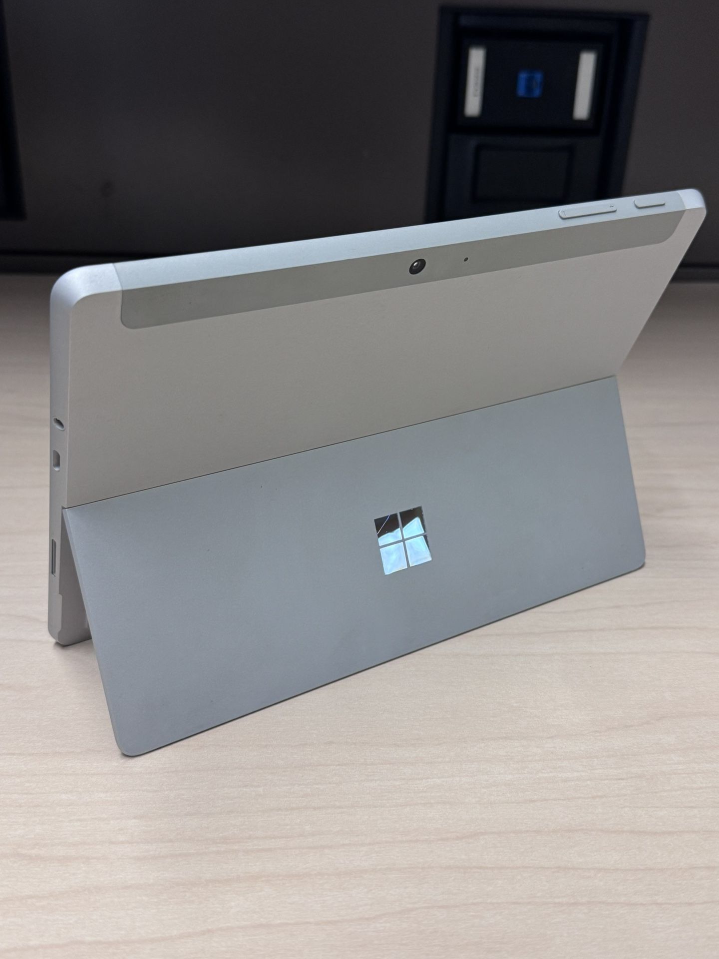 Microsoft Surface Go 3 w/ Accessories **FULL BUNDLE**