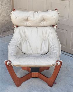 IMG Luna Chair