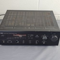 Yamaha Model# RX-570 Natural Sound Home Stereo Receiver Tuner 2-channel 160 watt
