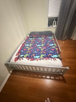 Queen mattress and floor bedframe