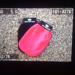 2 NEW Exfoliating Gloves $7.5 Free Shipping 