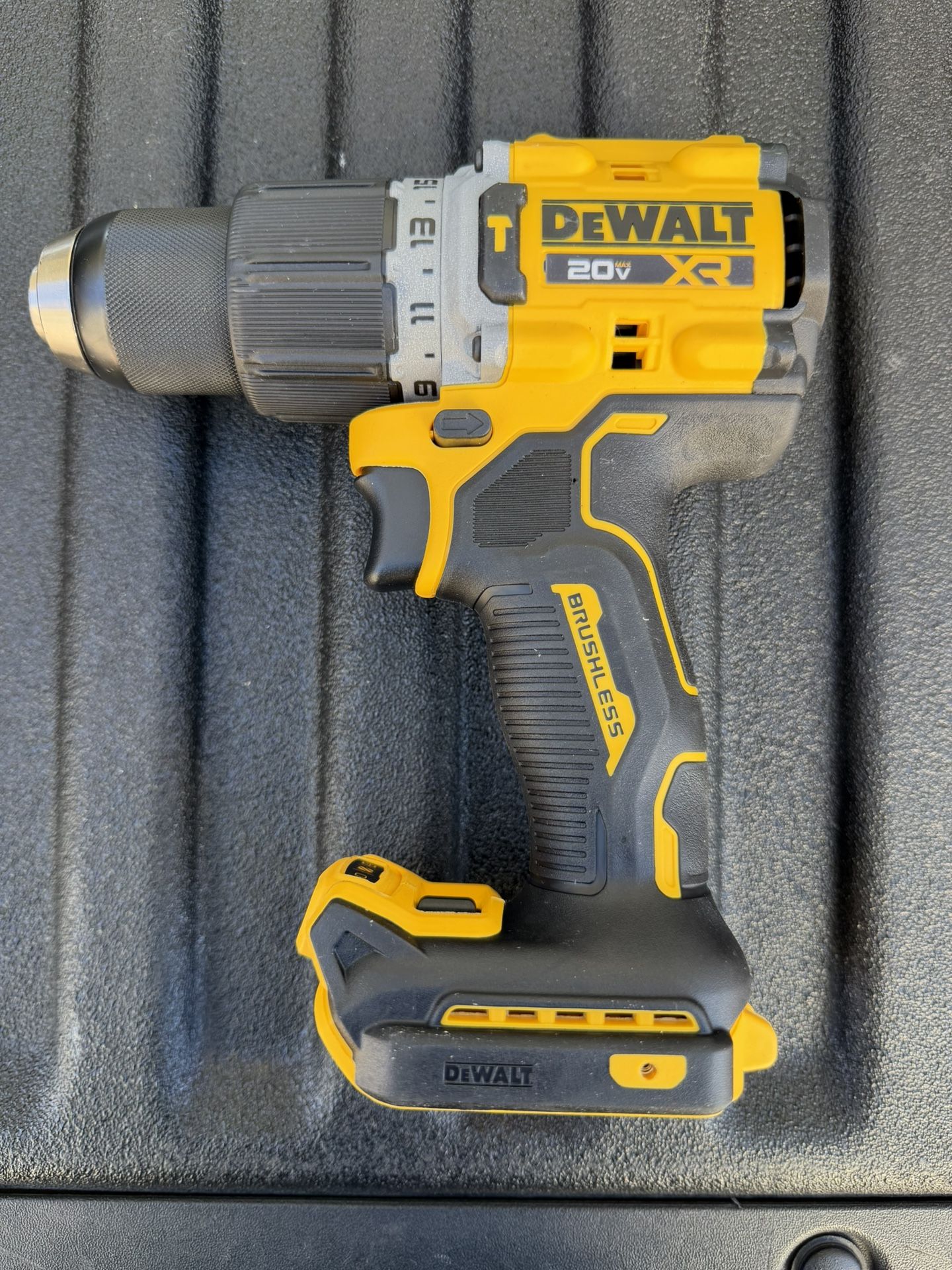 DeWalt 20V XR Hammer Drill – Nuevo (Solo herramienta)