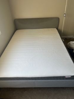 Queen Size Mattress+ FREE IKEA Bed Frame!  ¡Colchón Queen + Cama GRATIS!