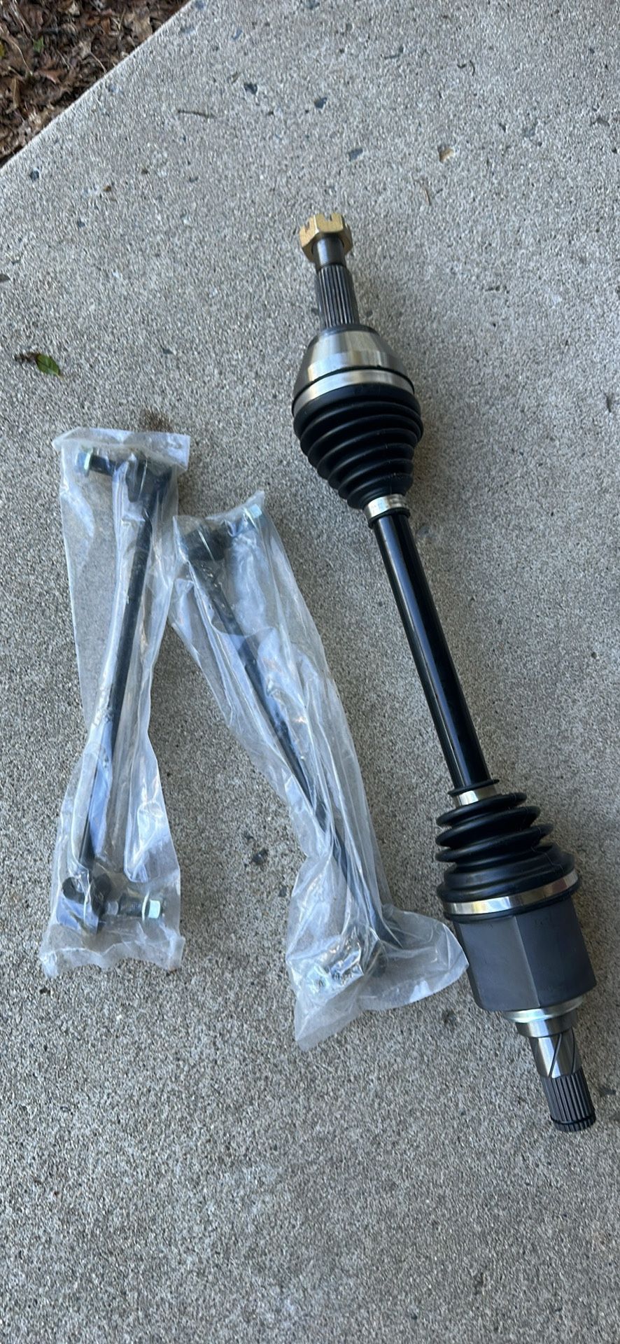 08-13 Nissan rogue front axle with both front sway links