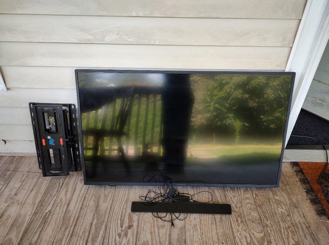 Insignia- 50” Smart Fire TV