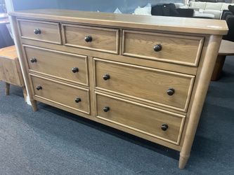 Belmont Dresser，$350