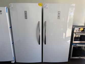 New! Frigidaire 20.0 Cu Ft Upright Freezer & Refrigerator Set