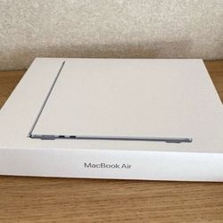 MacBook Air M4  AppleCare Active 16Gb