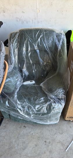 Electronic recliner sofa