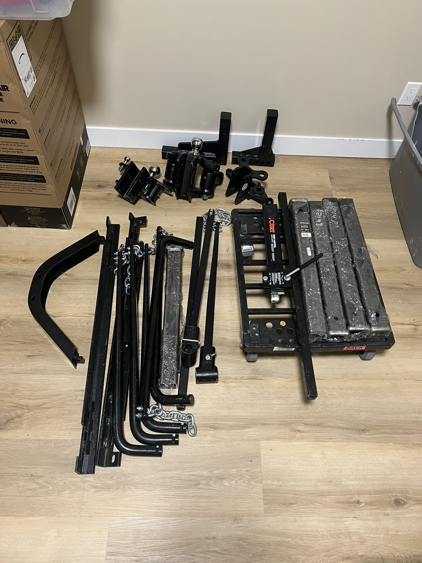 New Curt Weight Distribution Hitch & Towing Kit - price for everything