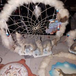 Wolf Figures 
