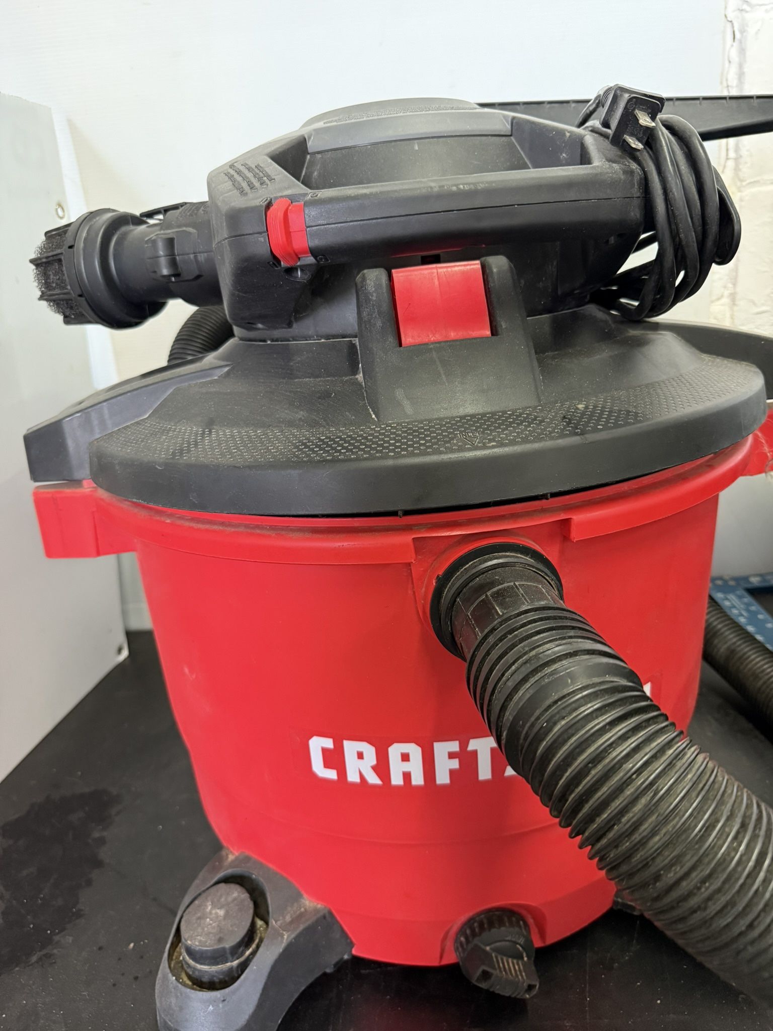 Craftsman wet/dry shop vacuum