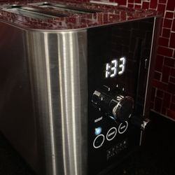 TOASTER VERY GOOD CONDITION 