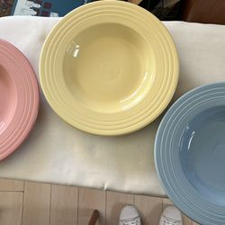 4 Beautiful pastel Fiesta Wear Pasta Bowls/serving platter