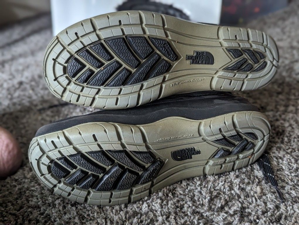 Women's North Face Snow Boots 7.5